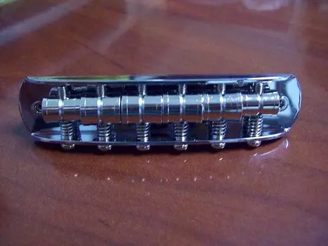 Оригинальный мост Fender в сборе для Mustang, CHROME, 003-5555-000