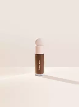 Осветляющий консилер Liquid Touch Rare Beauty, цвет 510w/deep with warm olive undertones