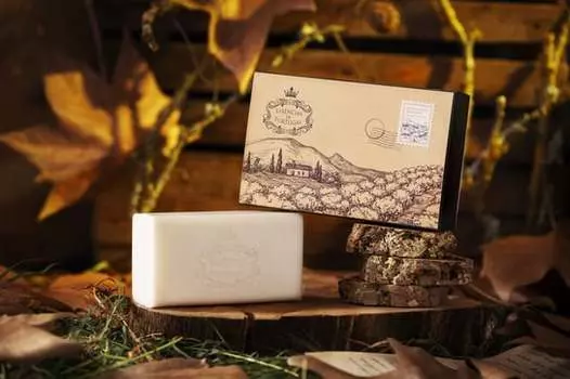 Открытка с упаковкой оранжевого мыла, Essencias de Portugal