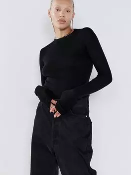 Ответственный свитер из шерсти мериноса с круглым вырезом в тонкую резинку Raey, черный