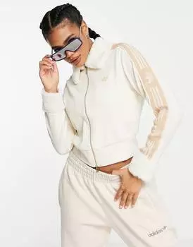 Овсяная спортивная футболка в рубчик с пушистой отделкой adidas Originals 'ski chic'