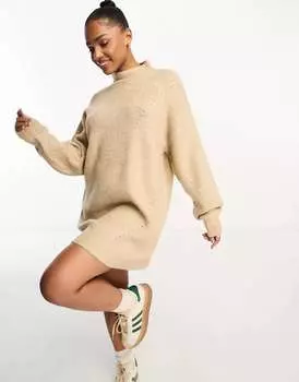 Овсяное вязаное мини-платье Miss Selfridge с объемными рукавами и воротником-стойкой