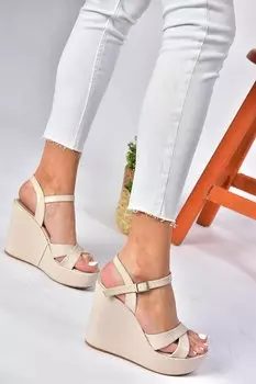 P572280409 Бежевые женские туфли на танкетке Fox Shoes