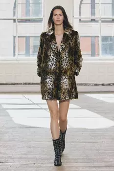 Пальто из искусственного меха с животным принтом ZARA, цвет leopard