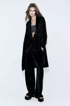 Пальто из измятого бархата ZARA, черный