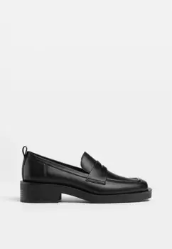 Пенни лоферы Stradivarius, черный
