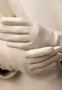 Перчатки Isabel Bernard, молочный