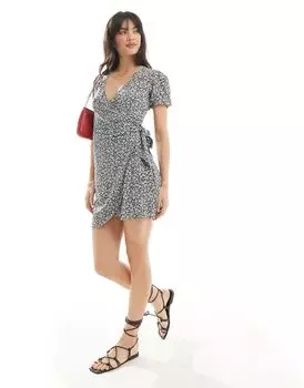 Pimkie – черное мини-платье с завязками и цветочным узором