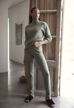 Пижамные штаны LASCANA, зеленый