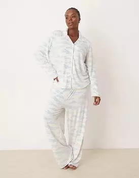 Пижамный комплект из атласного бюстгальтера с длинными рукавами и брюками Curve с принтом облаков Urban Threads