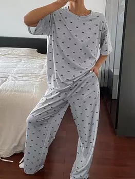 Пижамный Комплект из рубашки и штанов Напечатанный бантик по всей поверхности Это удобная пижама Dazy, серый