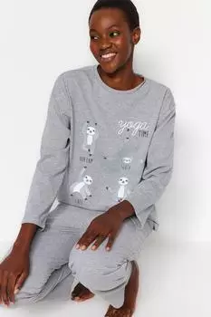 Пижамный комплект Trendyol из футболки и брюк, серый