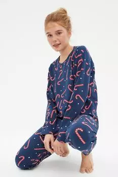 Пижамный комплект вязаный Trendyol с новогодним принтом, темно-синий