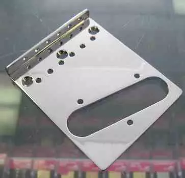 Пластина бриджа Fender American Standard Telecaster 1986-2007 0028184000 American Series Telecaster Bridge Plate 1986-2007 002-8184-000