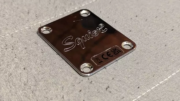 Пластина грифа Squier Stratocaster - хром