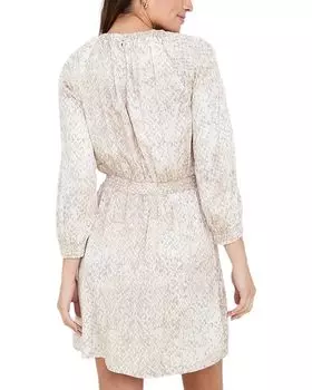 Платье bella dahl 3/4 Sleeve Smocked Mini Dress, цвет Sand Snake Print