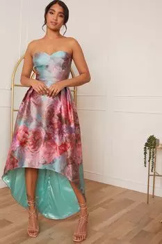 Платье без бретелек с удлиненной спиной и принтом Chi Chi London, розовый