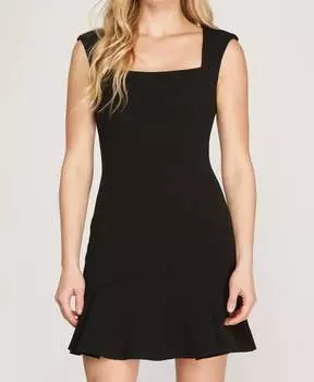 Платье без рукавов с подкладкой на плечах черного цвета SHE + SKY