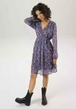 Платье-блузка Aniston CASUAL с экстравагантным графическим принтом - НОВАЯ КОЛЛЕКЦИЯ, цвет Jade-Dunkelrot-Flieder-Wollwei-Dunkelgrn-Lila-Hellpetrol-Schwarz