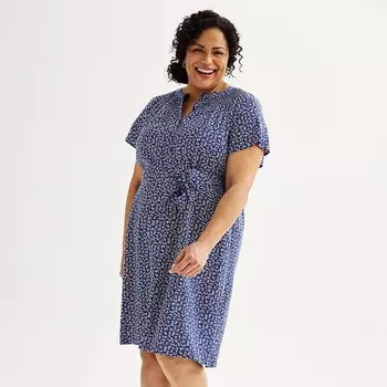 Платье больших размеров Croft & Barrow с присборенными пуговицами и завязкой на талии, с короткими рукавами, цвет Navy Berry Leaves