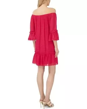 Платье CeCe Over-the-Shoulder Flounce Dress, цвет Rose Cerise