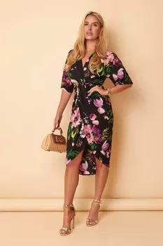 Платье челси и короткими рукавами Черное с цветами Girl In Mind, черный