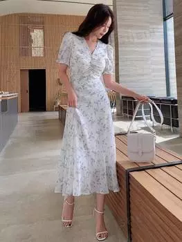 Платье Dazy с V-образным вырезом и рюшами, белый