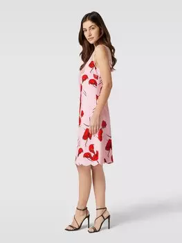 Платье длиной до колена с узором по всей поверхности и фестончатым подолом APART, розовый