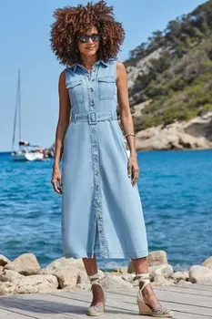 Платье футляр из джинсовой ткани с поясом и клешем Sosandar, синий