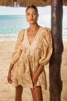 Платье футляр с рукавами фонариками и v образным вырезом для праздничного магазина Lipsy, золотой