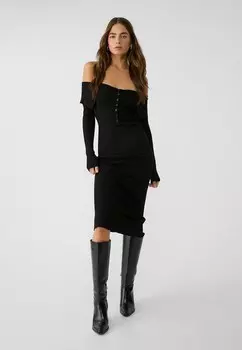 Платье-футляр Stradivarius, черный