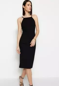 Платье-футляр Trendyol, черный