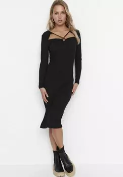 Платье-футляр Trendyol, черный