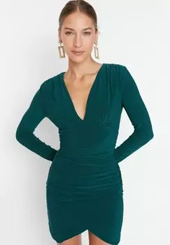 Платье-футляр Trendyol, зеленый