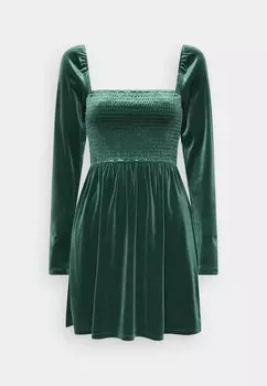 Платье Gap Smocked Mini Elegant, зеленый
