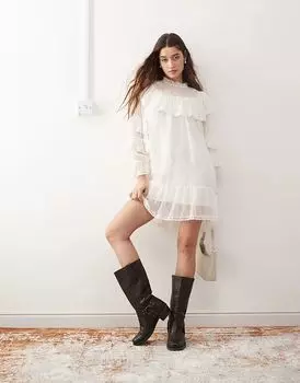 Платье-халат из шифона с оборками цвета слоновой кости Miss Selfridge