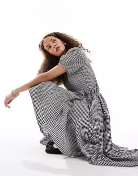 Платье-халат миди с запахом из сирсакера с многослойной структурой в черно-белую клетку Monki