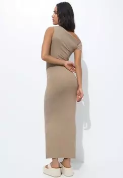 Платье из джерси Long With Asymmetric Neckline PULL&BEAR, бежевое