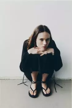 Платье из хлопка с вышивкой H&M, черный