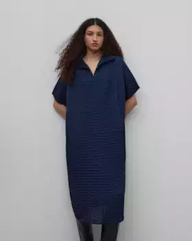 Платье из жатой зигзагообразной ткани Adolfo Dominguez, темно-синий