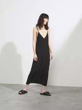 Платье-комбинация из шелкового крепдешина с v-образным вырезом Raey, черный