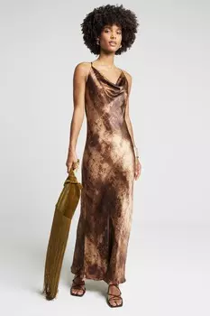 Платье комбинация с цветочным принтом и V образным вырезом River Island, коричневый