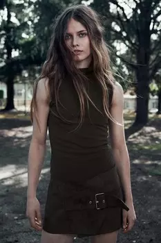 Платье-комбинезон из искусственной замши ZARA, шоколад