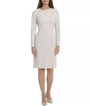 Платье Maggy London из эластичного крепа с асимметричным вырезом и длинными рукавами, слоновая кость