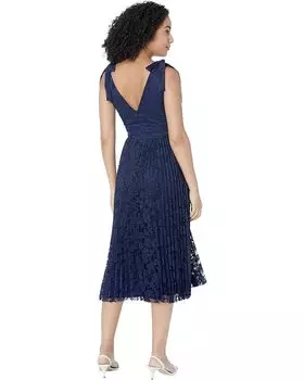 Платье Maggy London Pleated Skirt Dress with Tie Shoulder and Waistband, цвет Peacoat