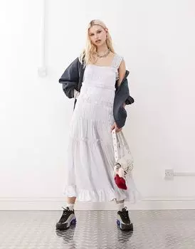 Платье макси COLLUSION из атласа с ярусами светло-голубого цвета