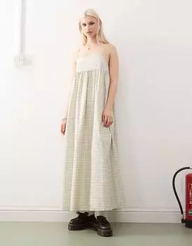 Платье макси COLLUSION на бретелях в клетку цвета пахты