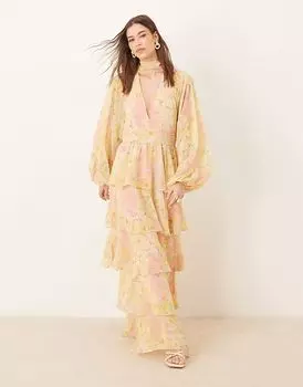 Платье макси Pretty Lavish с глубоким вырезом и оборками в яркий абстрактный цветочный узор