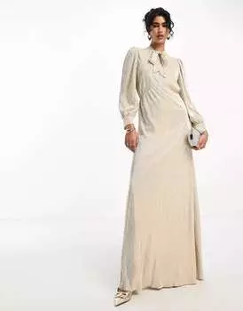 Платье макси с эффектом металлик и плиссировкой TFNC золотого цвета