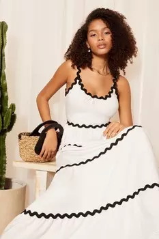 Платье макси с бретелями и вышивкой Friends Like These, белый